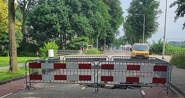 Straten in Meppel afgesloten door sinkhole (video)