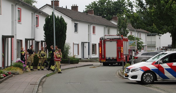 Man zet gaskraan open en dreigt zichzelf en woning op te blazen (video)