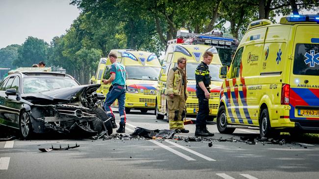 Traumahelikopter bij zwaar ongeval met drie gewonden (Video)