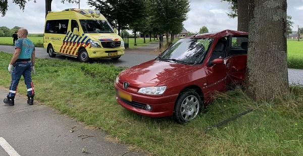 Automobilist gewond na ongeval op beruchte Zevenhuisterweg (video)