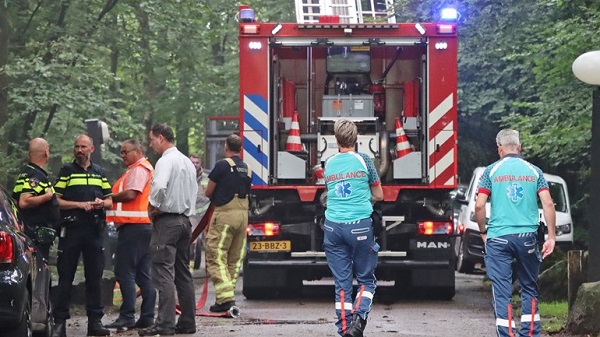 Forse schade bij brand in bungalow De Huttenheugte (video)