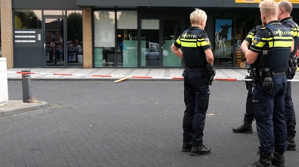 Groep gaat elkaar te lijf met honkbalknuppels en mes bij vechtpartij (video)