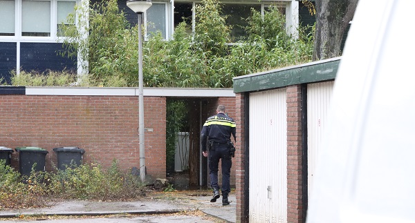 Man aangehouden na vondst hennepkwekerij in woning (video)