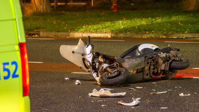 Scooterrijder gewond bij aanrijding in Emmen (Video)