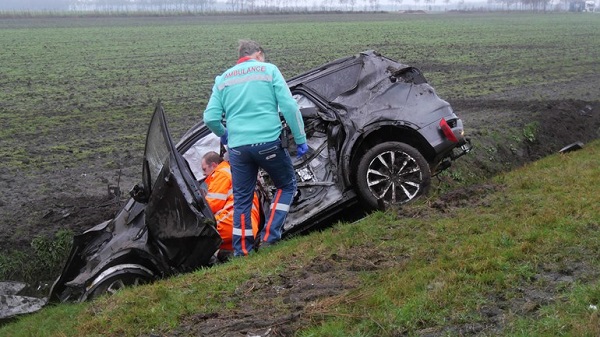 Opnieuw rijdt er een automobilist van de A37