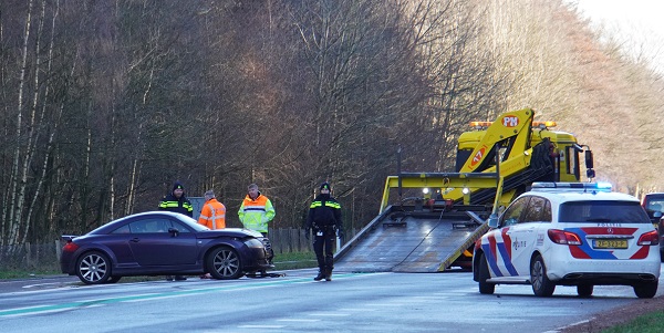 Veel schade na foute inhaalactie op N381