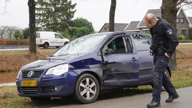 Fietser gewond bij aanrijding met auto in Odoornerveen (Video)