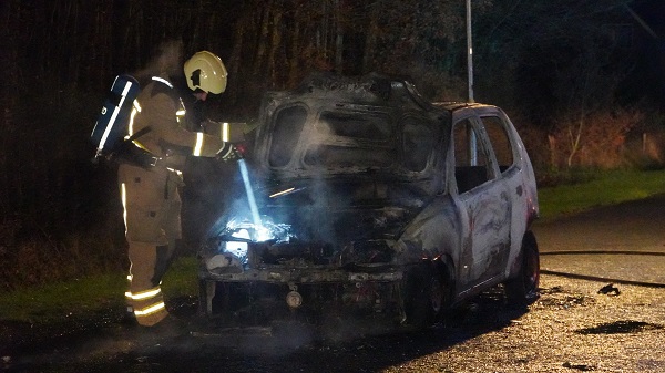 Auto in brand gestoken in Hoogersmilde