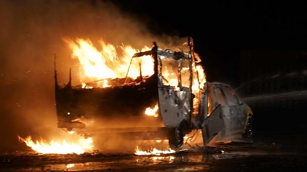 Auto met caravan in brand gestoken in Smilde (video)