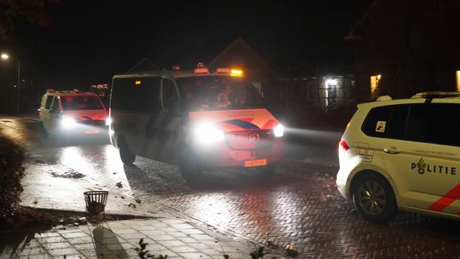 Mobiele Eenheid grijpt in bij ongeregeldheden in Bovensmilde (Video)