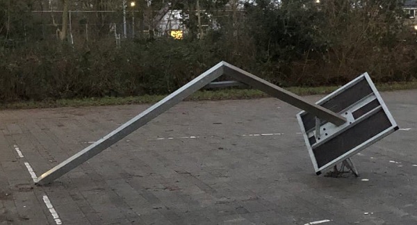 Onbekenden vernielen basketbalpaal in Peize