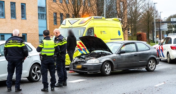 Veel schade bij kop-staart ongeval in Emmen (video)