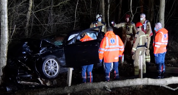 Ernstig gewonde na fors ongeval op A37 (video)