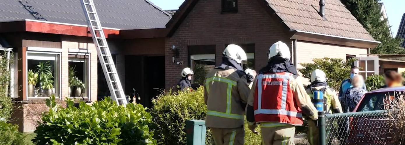 Bewoonster treft woning vol rook aan bij thuiskomst in Hollandscheveld (video)