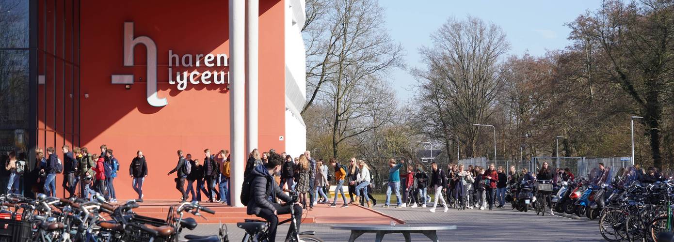 Man (27) uit gemeente Tynaarlo aangehouden voor dreigen met nepwapen op school