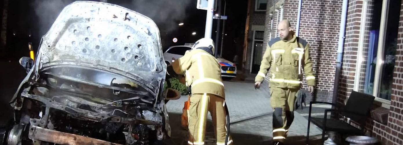 Weer een auto in brand gestoken in Hoogeveen (video)