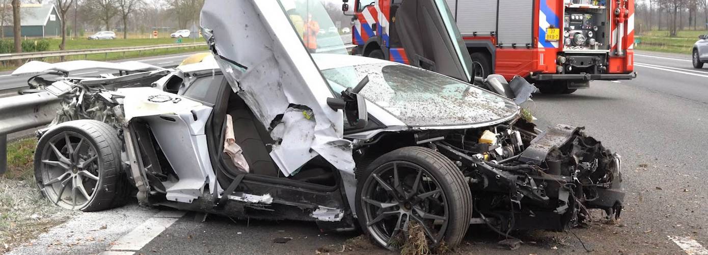 Lamborghini van half miljoen crasht op A28 (video)