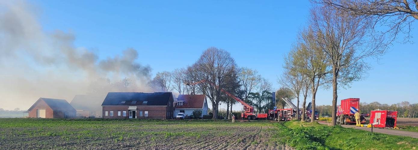 Grote brand legt Hotel in de as; brand is onder controle