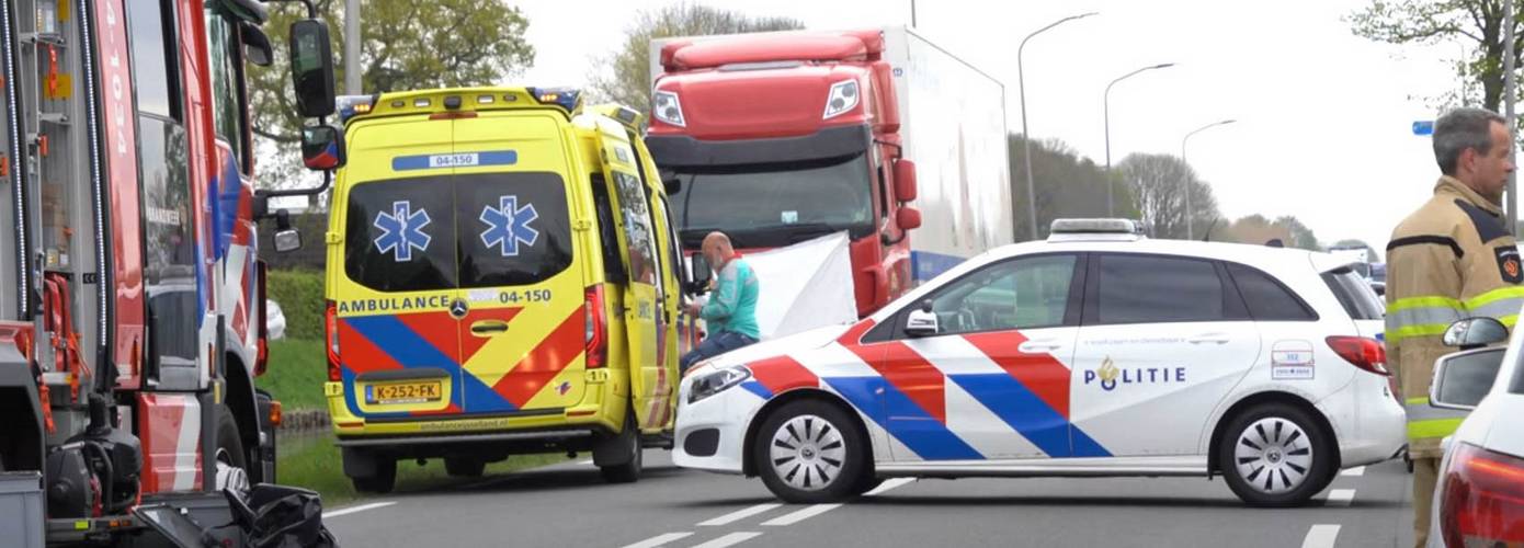 Voetganger ernstig gewond na ongeval met vrachtwagen (video)