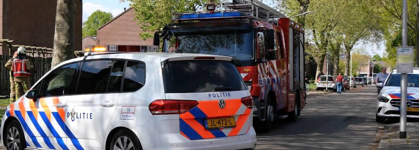 Drie verschillende schuurtjes tegelijk in brand op verschillende plekken in Hoogeveen (video)