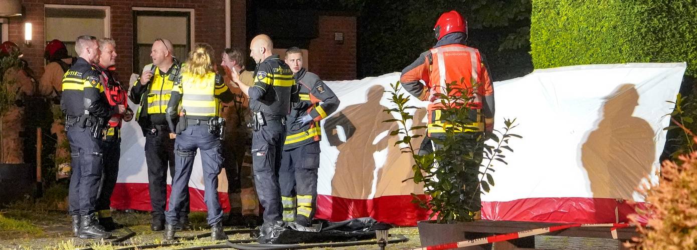 Vrouw (59) overleden bij woningbrand in Nieuw-Buinen (Video)