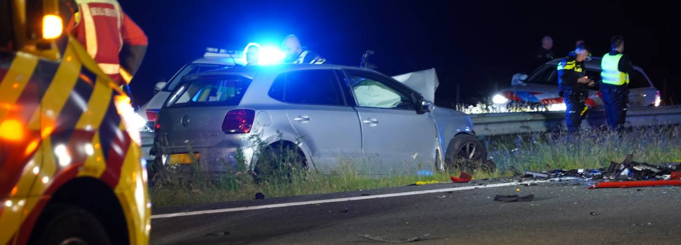 Twee doden en vijf gewonden bij ernstig ongeval met spookrijder op A28 bij Hooghalen (Video)