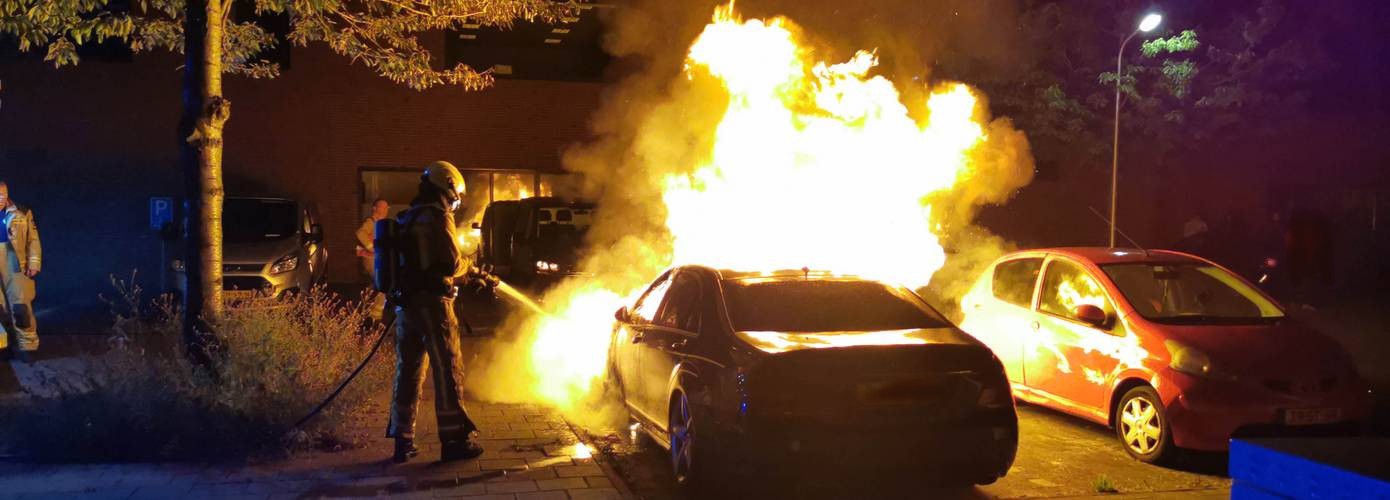 Weer een verdachte autobrand in Hoogeveen (video)