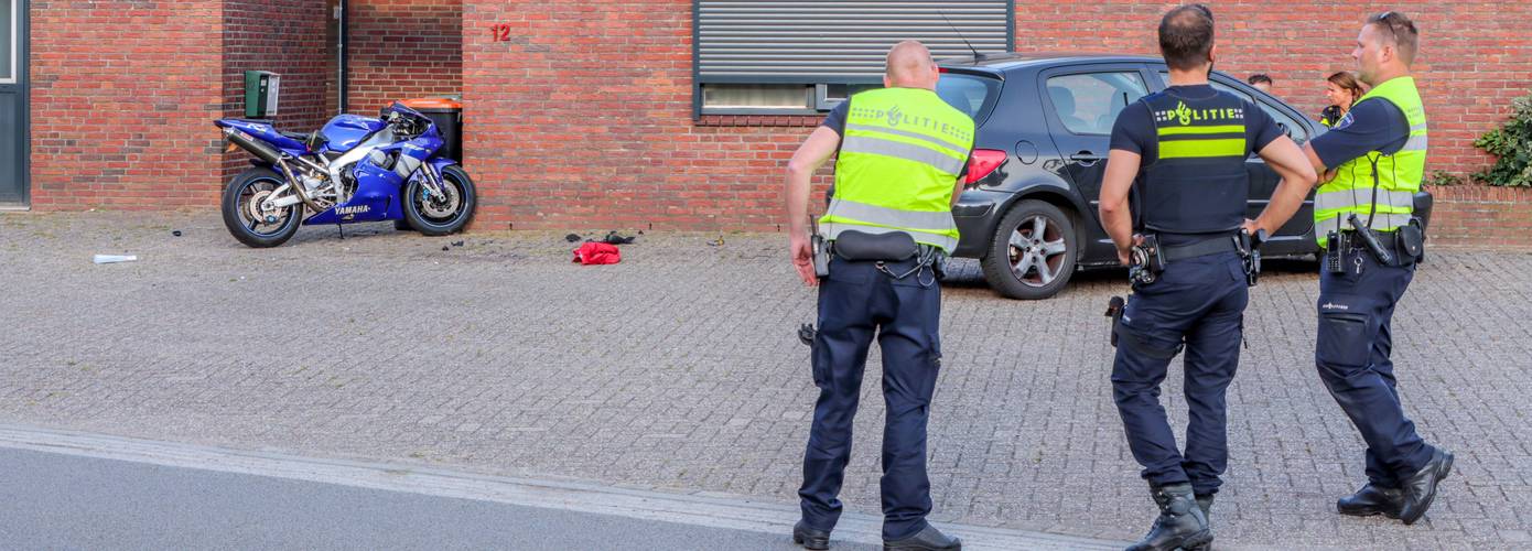 Traumahelikopter opgeroepen voor eenzijdig ongeval met motorrijder (video)