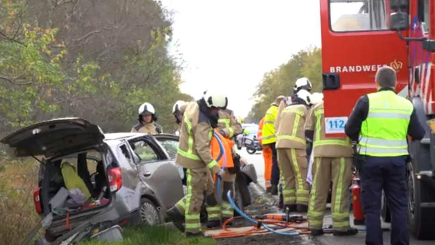 Twee gewonden bij ongeval op A28 (video)