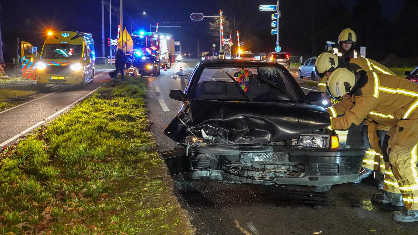 Veel schade en gewonde bij ongeval in Tynaarlo (video)