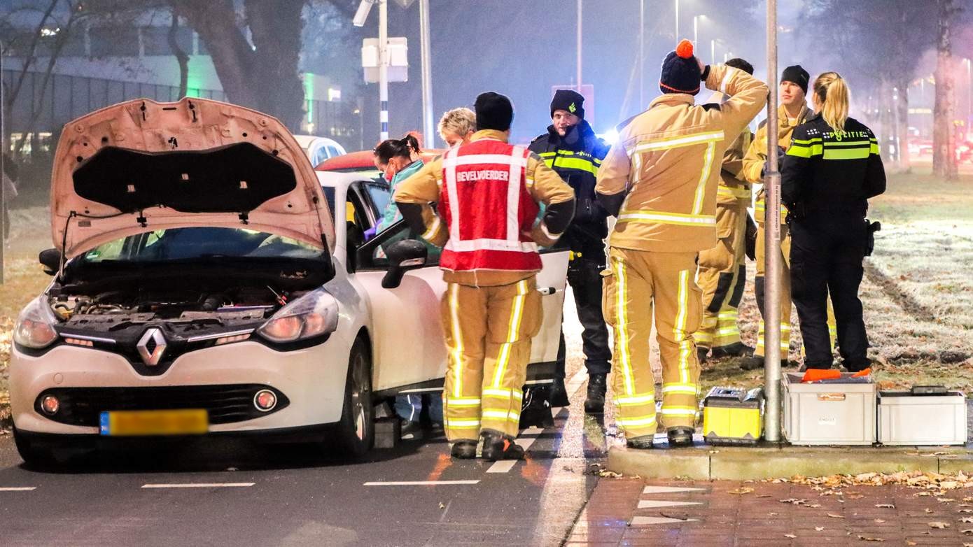 Hulpdiensten ingezet voor kop-start botsing in Emmen