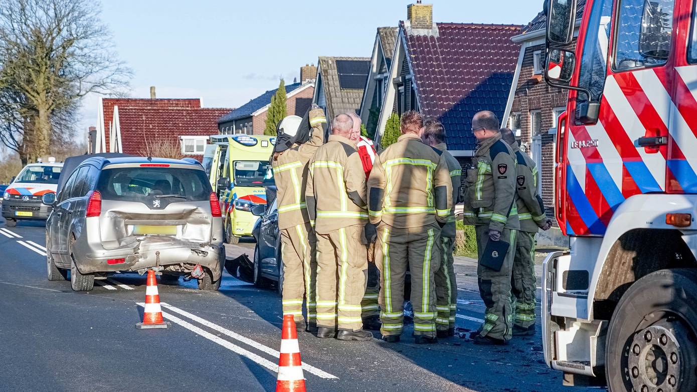 Veel schade na ongeval op N371 in Smilde (video)