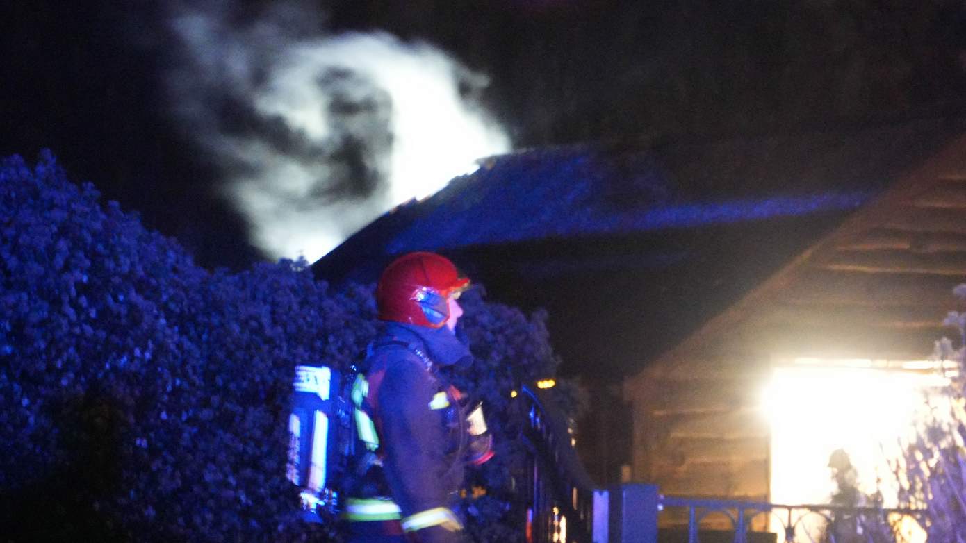 Brandweer rukt met meerdere korpsen uit voor uitslaande schuurbrand