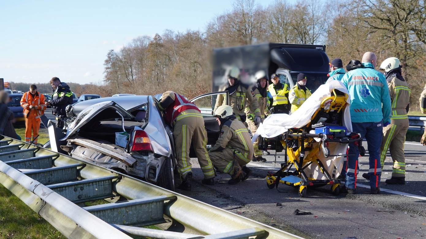 N33 Assen-Gieten deels dicht vanwege ongeval