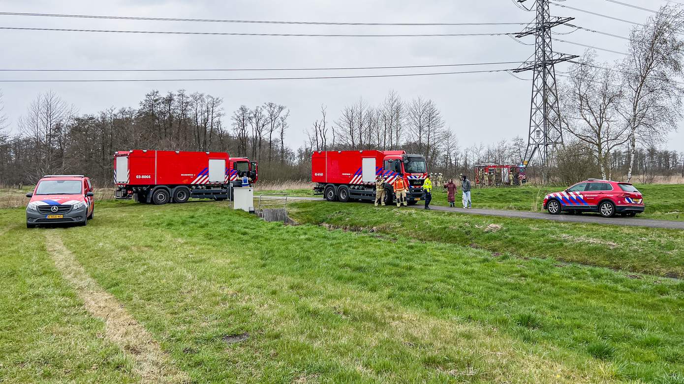 Brandweer rukt groots uit voor rietbrand in natuurgebied