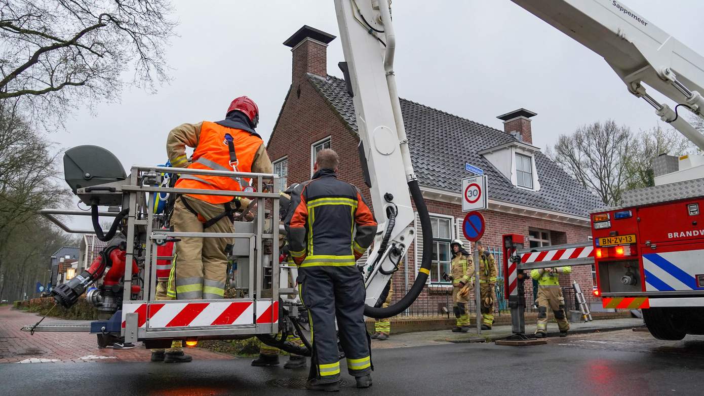 Schoorsteenbrand in Zuidlaren snel onder controle