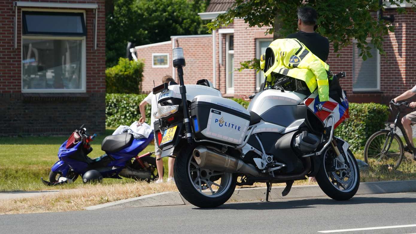 Traumahelikopter ingezet voor botsing tussen scooter en voetganger