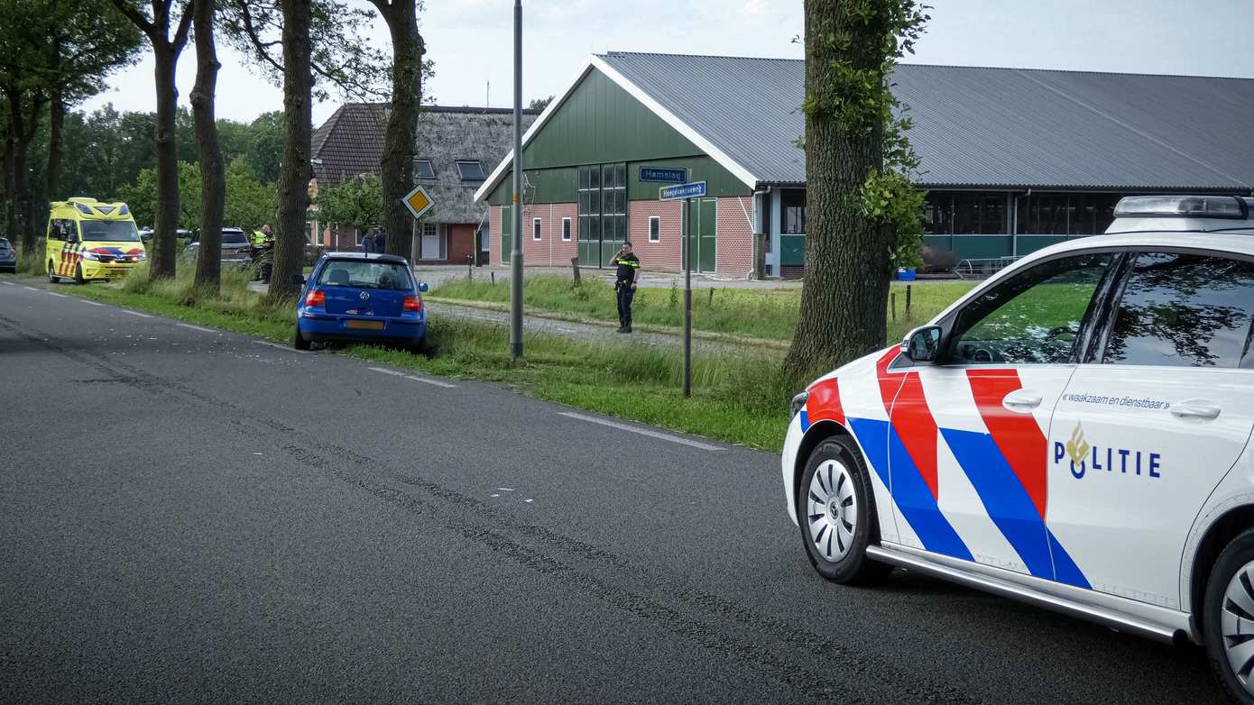 Auto's botsen op Hoogeveenseweg bij Bruntinge