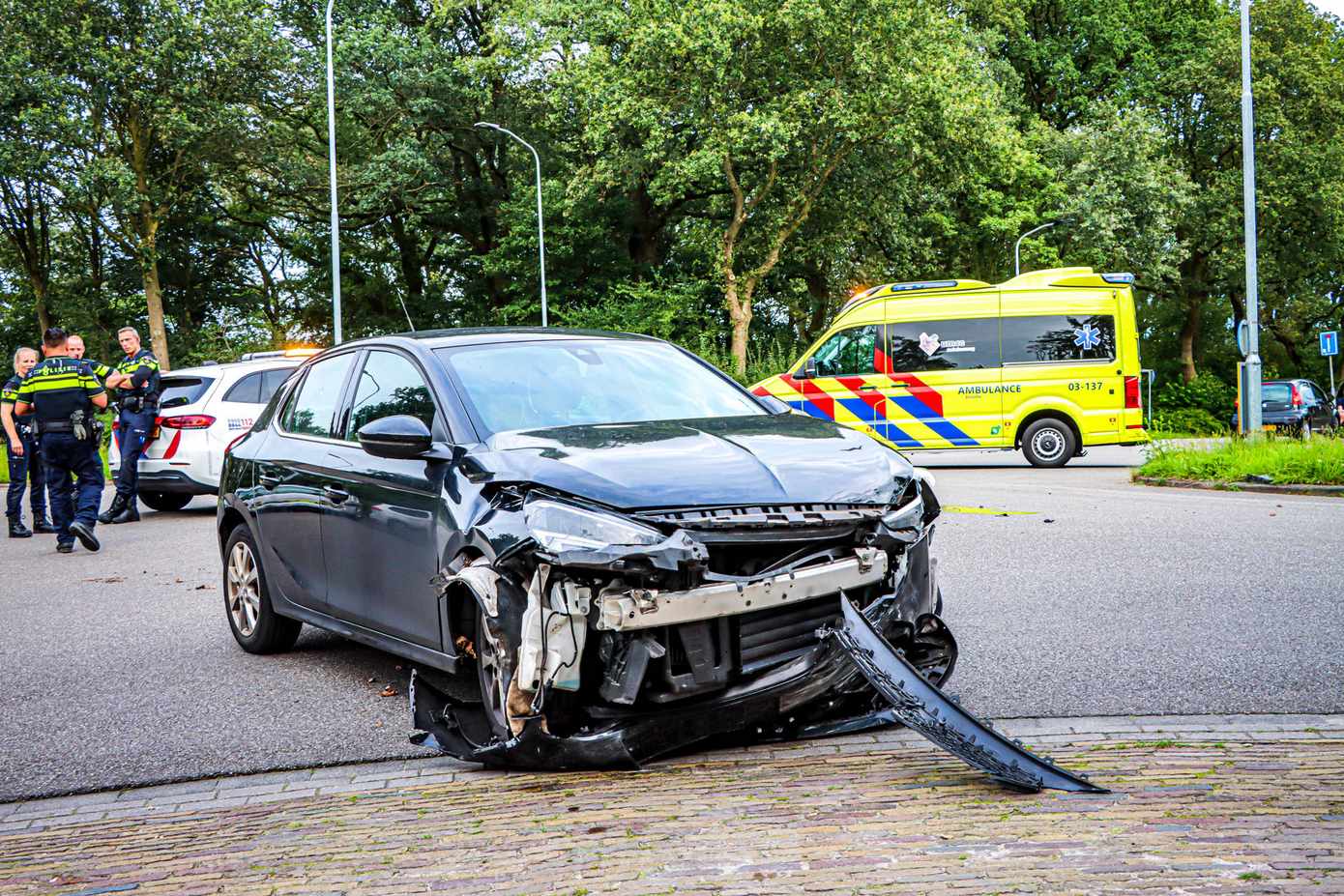 Gewonde bij botsing tussen twee auto's