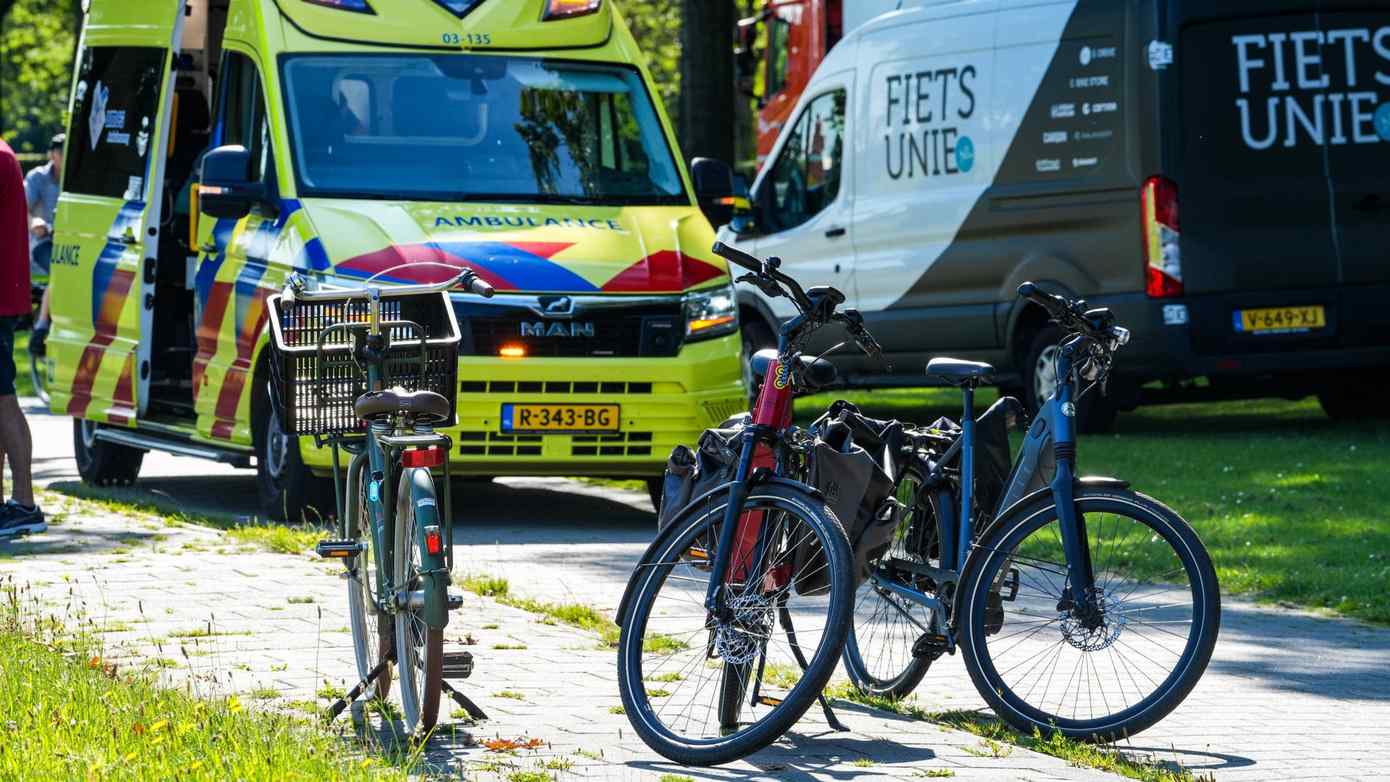 Gewonde na botsing met meerdere fietsers in Emmen