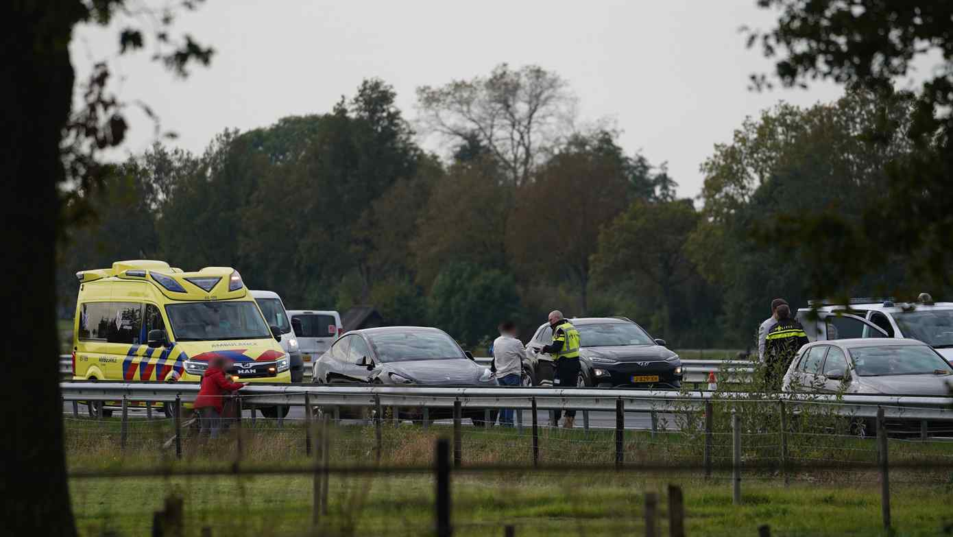 Lange file door ongeval op A28 richting Assen