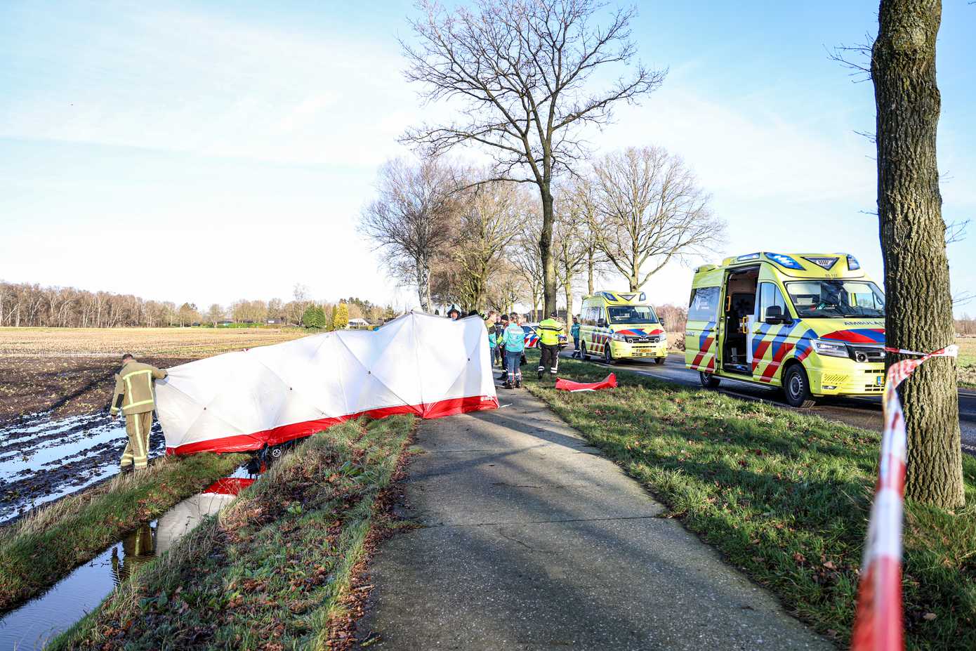 Bestuurder scootmobiel overleden na val in sloot