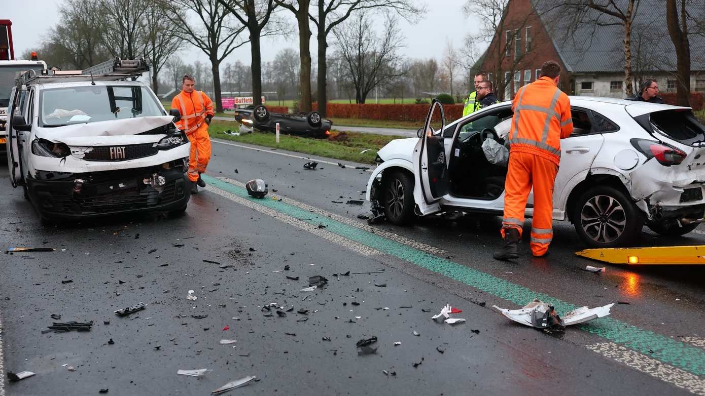 N34 uren afgesloten vanwege ongeval met meerdere voertuigen