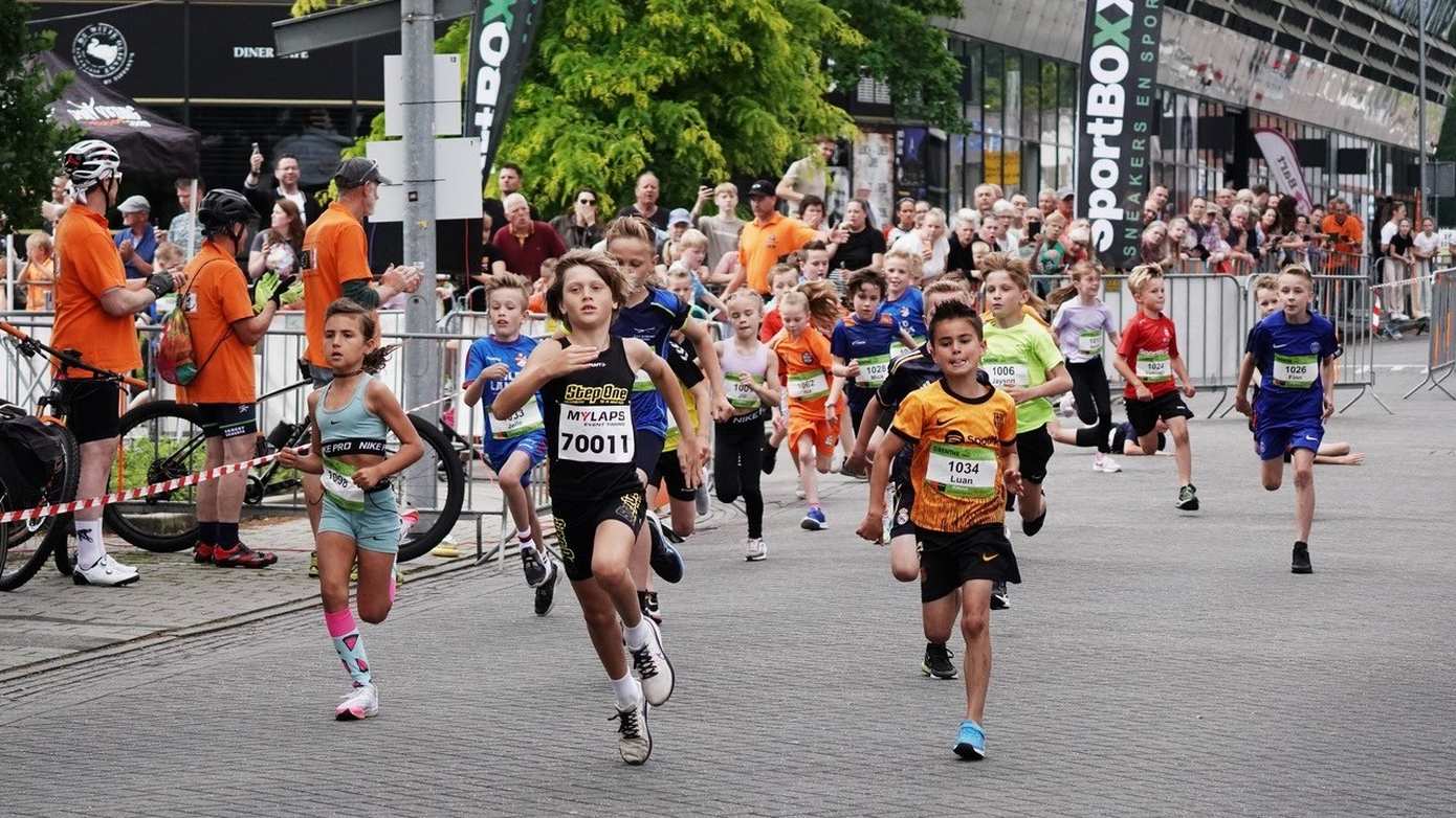 40-jarig jubileum Drenthe Loopfestijn Klazienaveen. De hele marathon terug van weggeweest