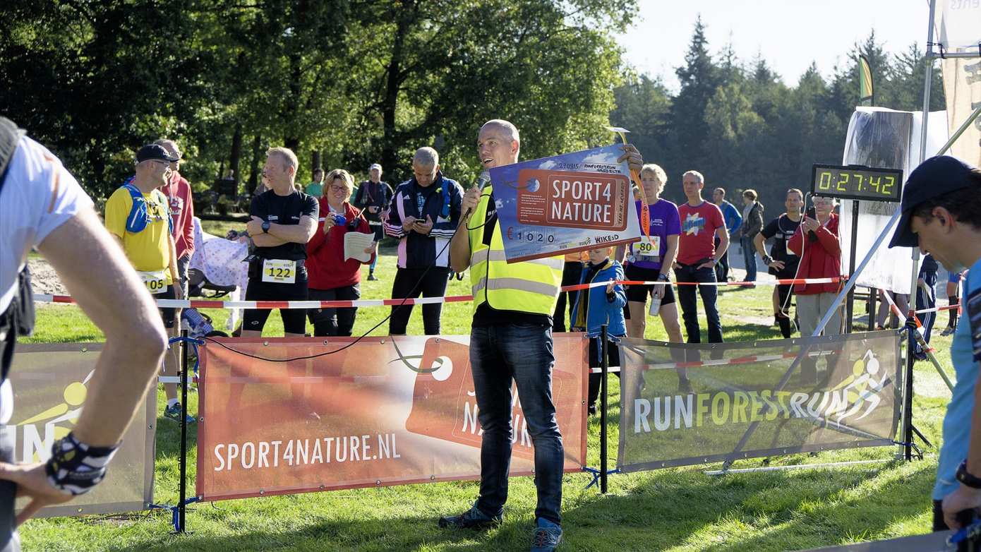 Trailrunners doneren €100.000 aan de natuur