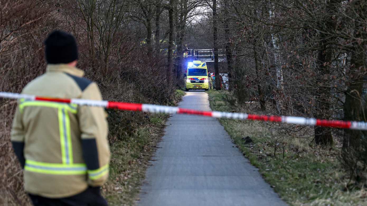 Persoon ernstig gewond na val met scootmobiel in Bargermeerkanaal