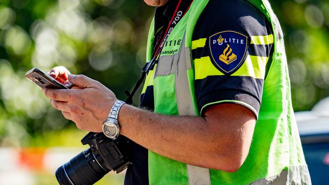 Politie doet inval en vindt grote partij harddrugs en contant geld 