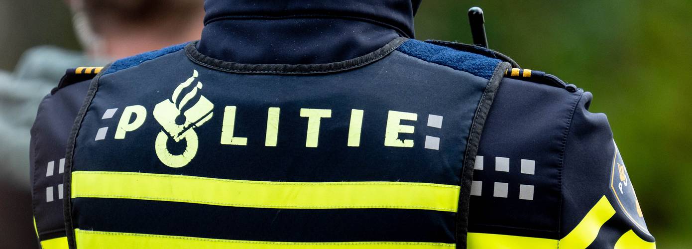 Mannen op scooters plegen straatroof in Dalen